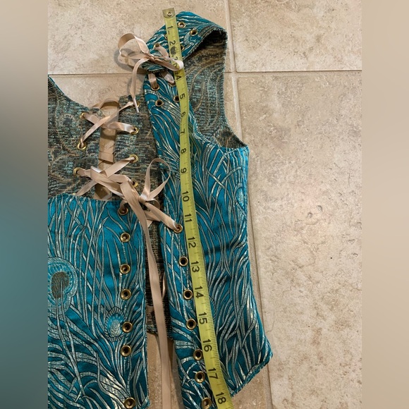 Lace up underbust corset - Picture 9 of 10